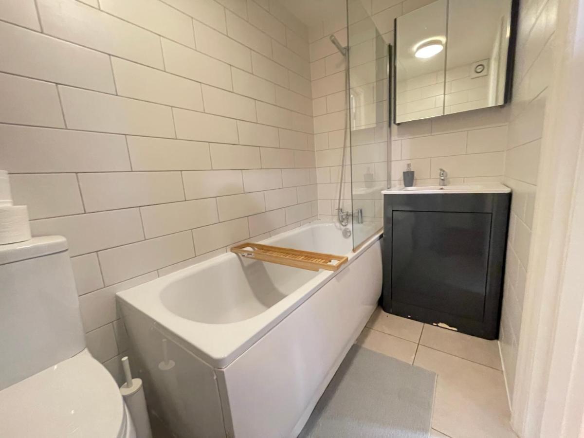 Cozy 1 Bed Apartment In Hackney Londres Extérieur photo
